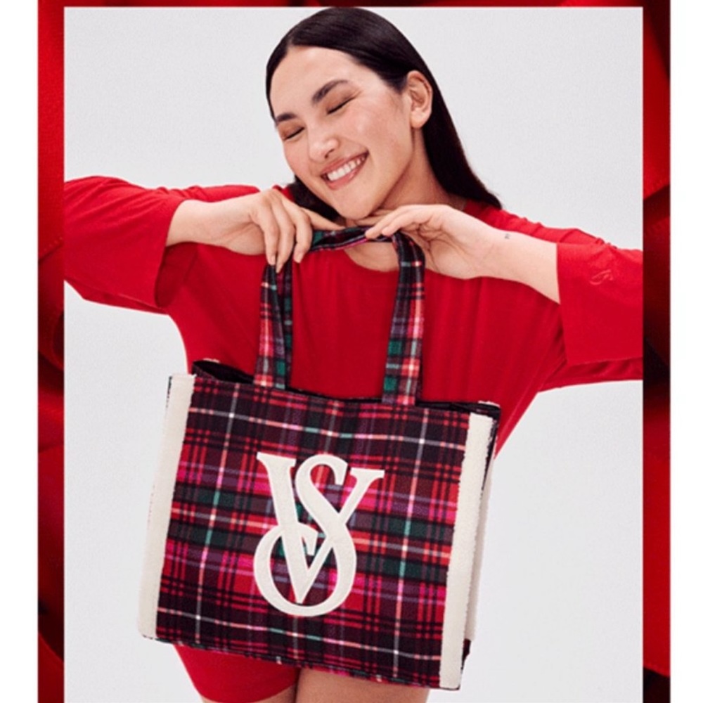 Victorias Secret Christmas tote bag - Picture 3 of 5